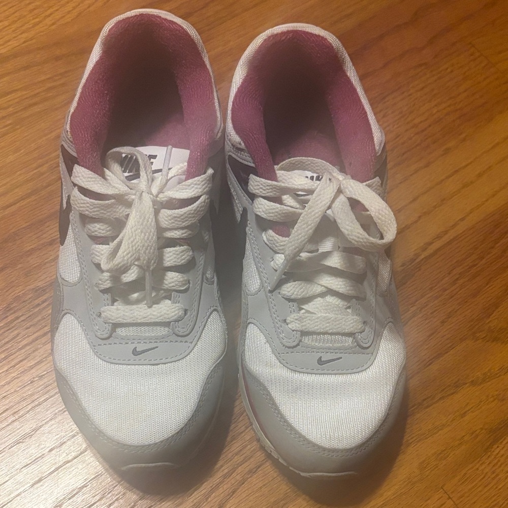 Nike Women's White and Pink Sneakers